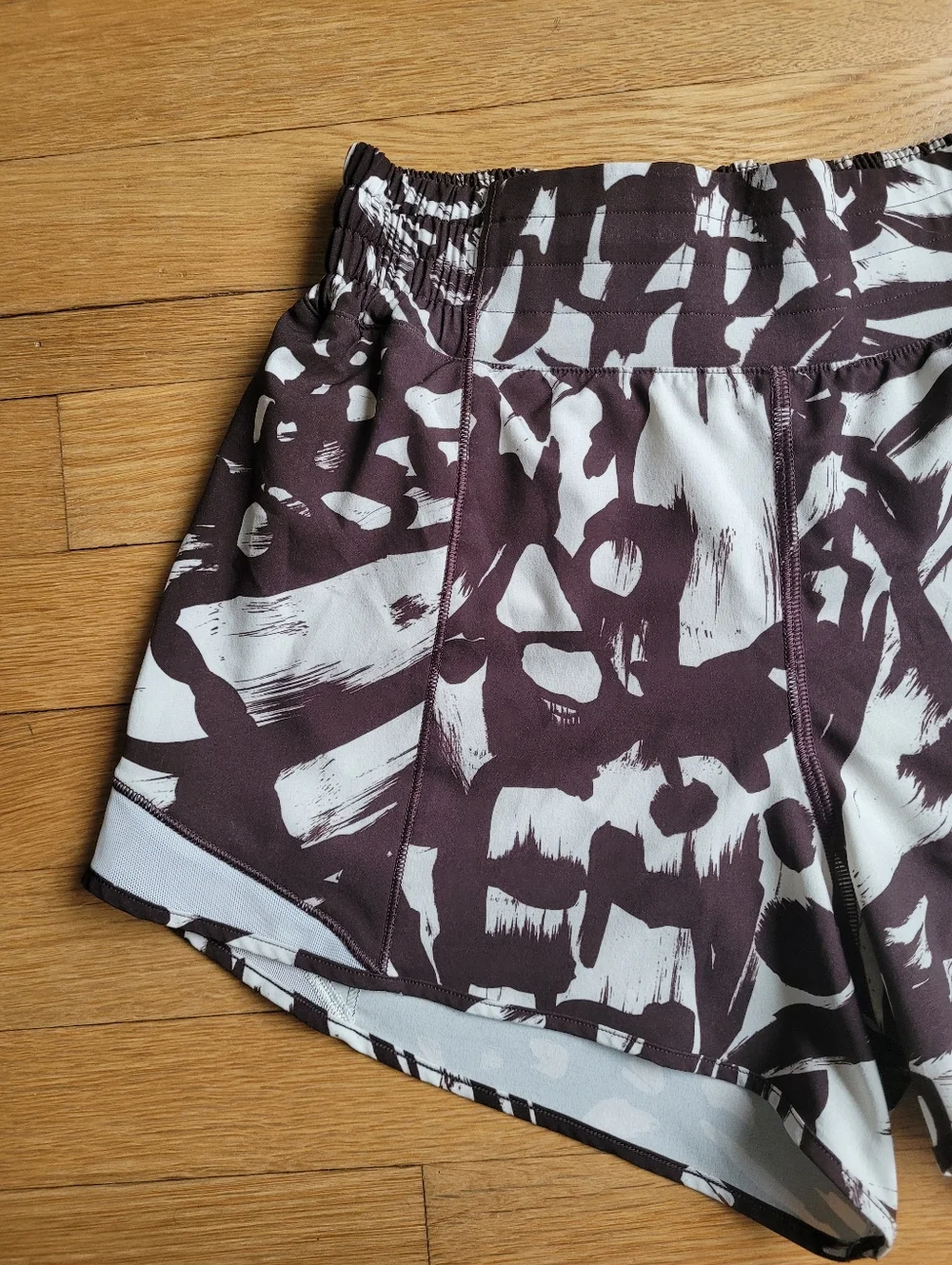 Lululemon  HR Hotty Hot Shorts Monarch Bloom Bone Espresso_6